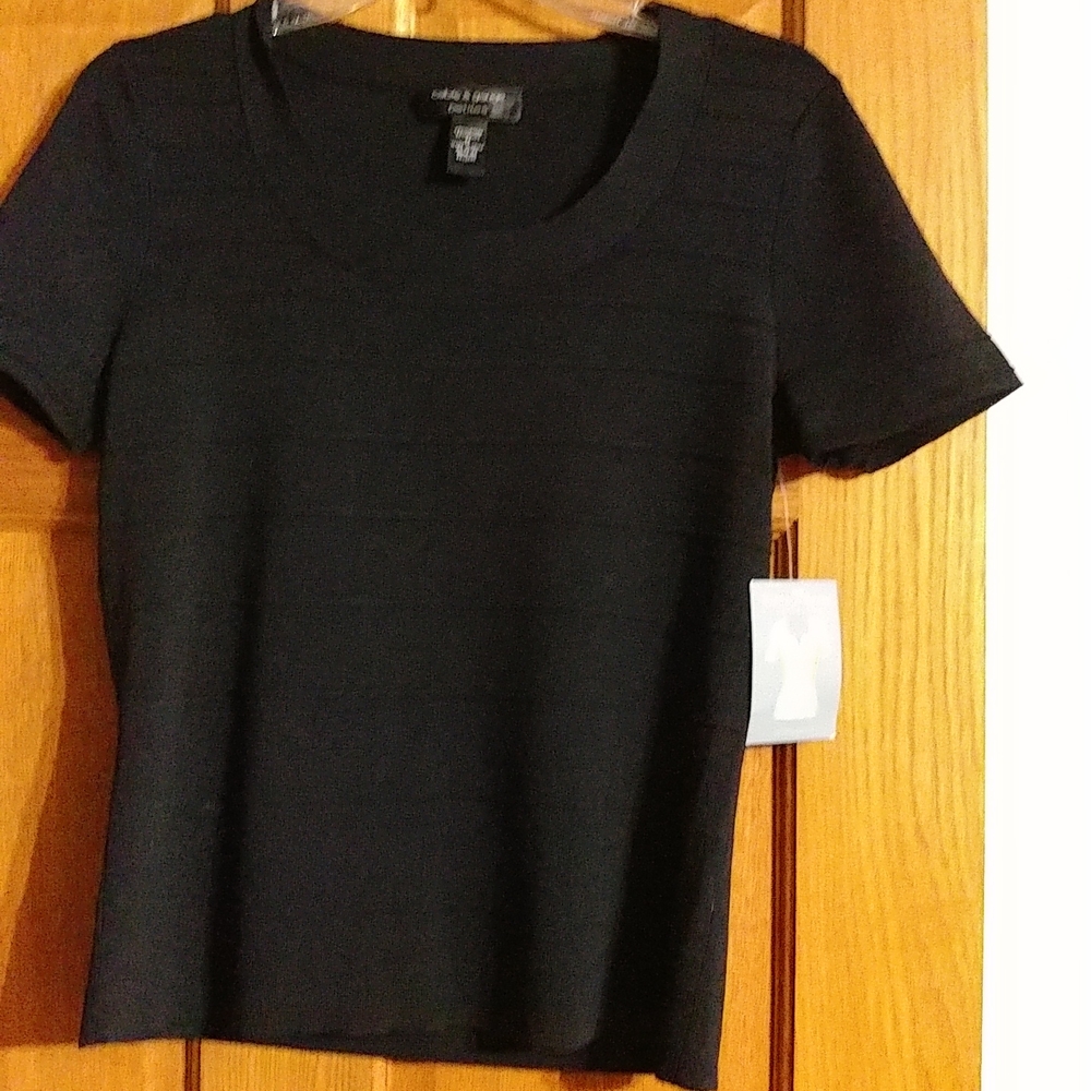 Woman's Shell/ pull over top